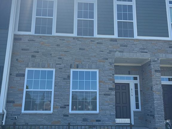 2nd image of 816 Kinzer Ave