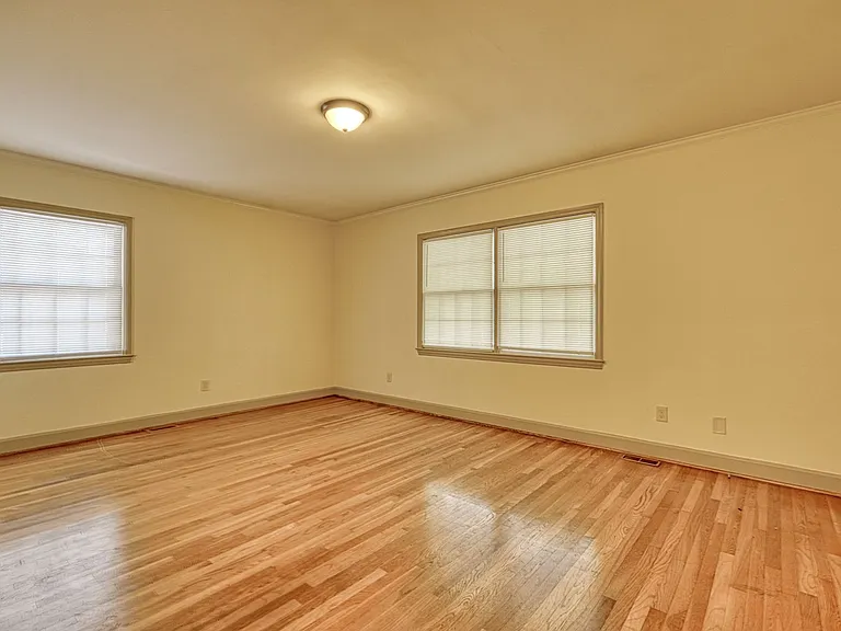 831 John B White Sr Blvd — Photo 46