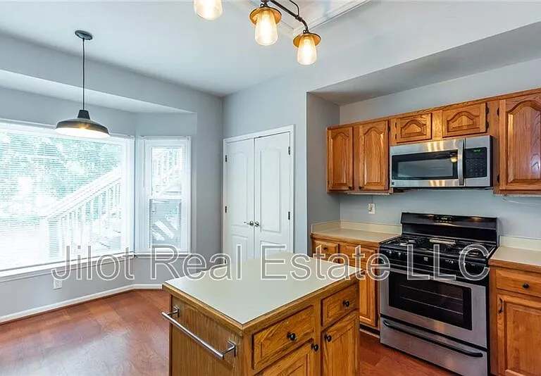 483 Mountain Oaks Pkwy — Photo 3