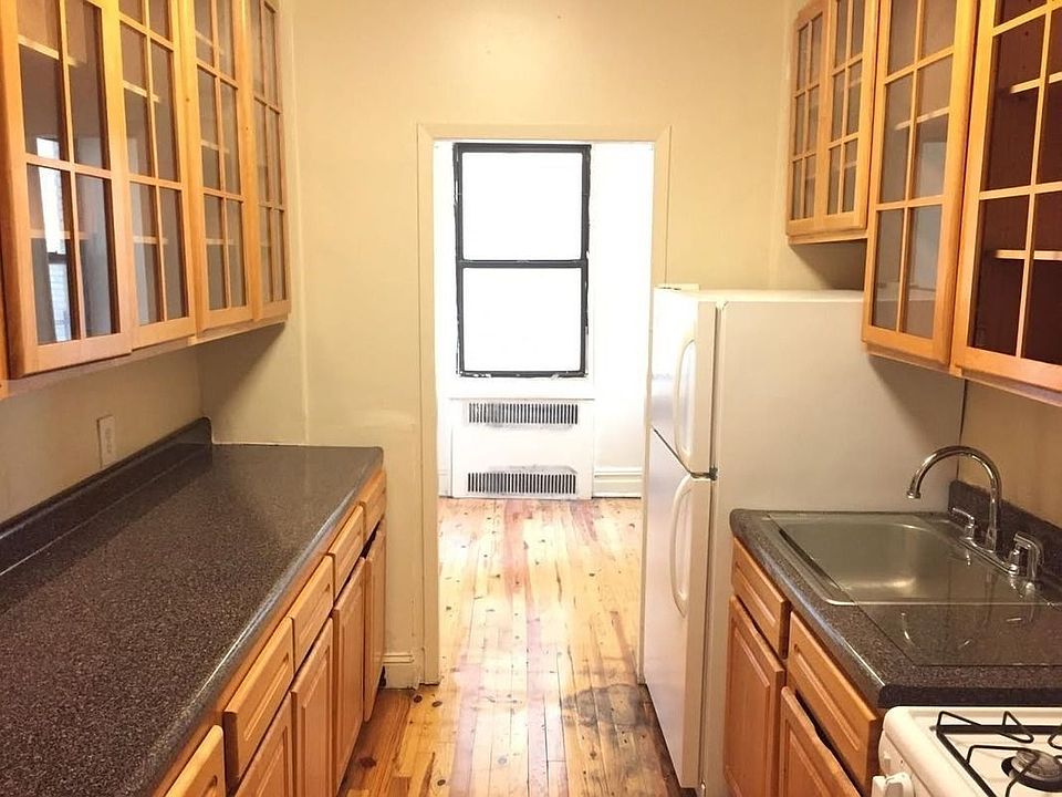 1st image of 33 Crooke Ave APT 3B