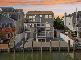 912 Pacific St #2, Lindenhurst, NY 11757