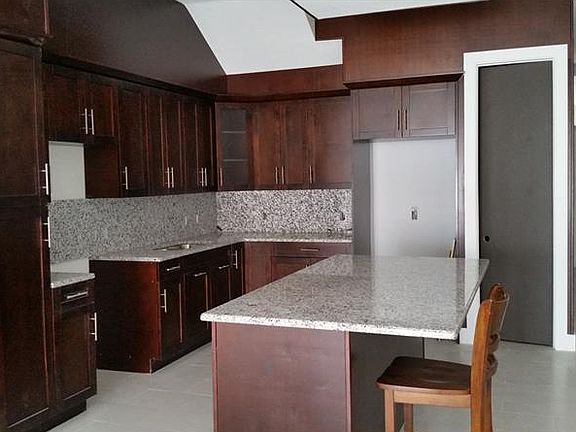 3rd image of 6842 Park St S