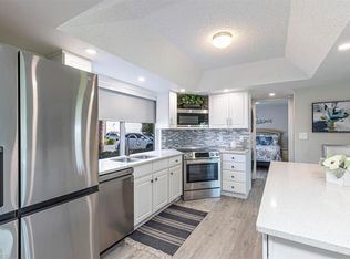 296 Winners Cir APT 3, Naples, FL 34112
