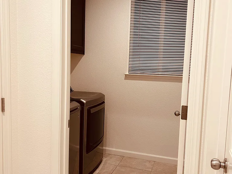 723 Suzanne Dr — Photo 30