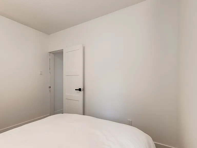810 17th Ave NW — Photo 18