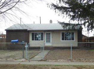 806 S 4th St, Selah, WA 98901