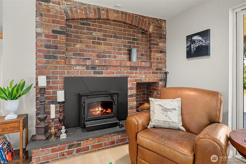 4th image of 28719 76th Avenue E
