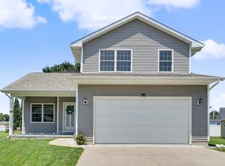313 11th Avenue Ct #A, Silvis, IL 61282