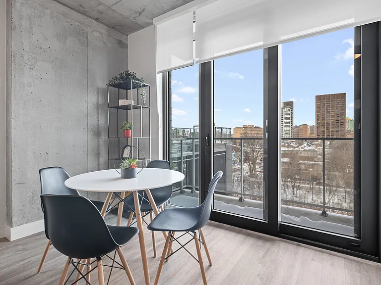 115 Champagne Ave S — Photo 16
