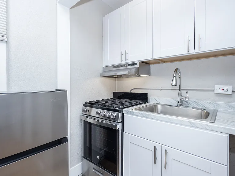 Palisade Apartments — Photo 35