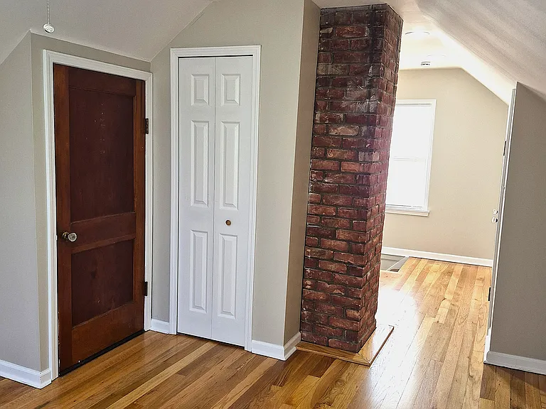 1069 Mulberry St — Photo 15