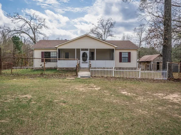 265 Vickie Ln, Gladewater, TX 75647