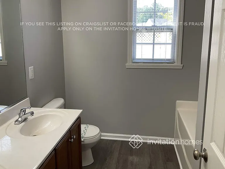 4200 Youngstown Dr — Photo 16