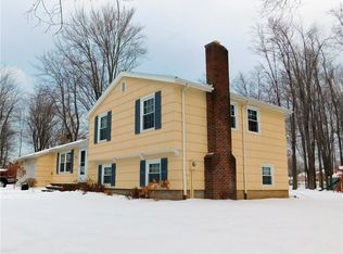 796 Tinker Tavern Rd, Webster, NY 14580