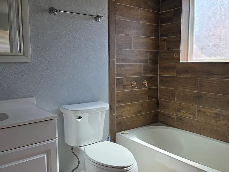1103 N Carrizo St #B — Photo 7