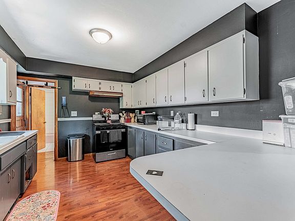 5th image of 2139 Cherry Ave