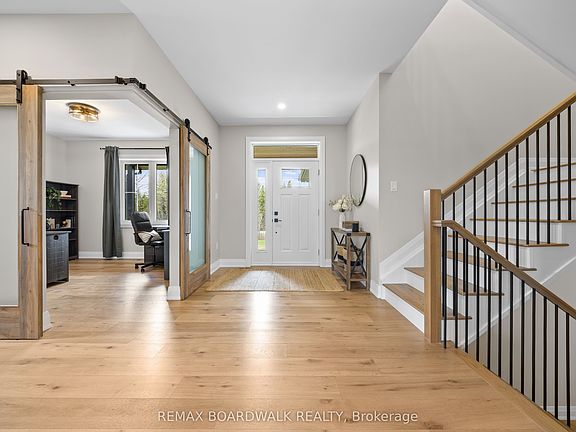 2nd image of 104 Stonewood Dr