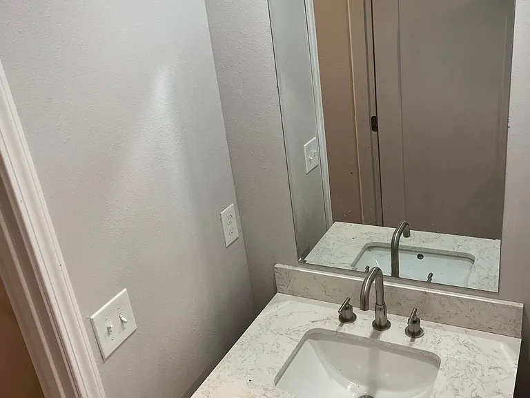 31 E Princeton Ave — Photo 14