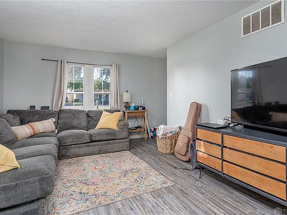 4th image of 1435 W 2nd St