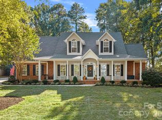 390 Robinson Rd, Mooresville, NC 28117