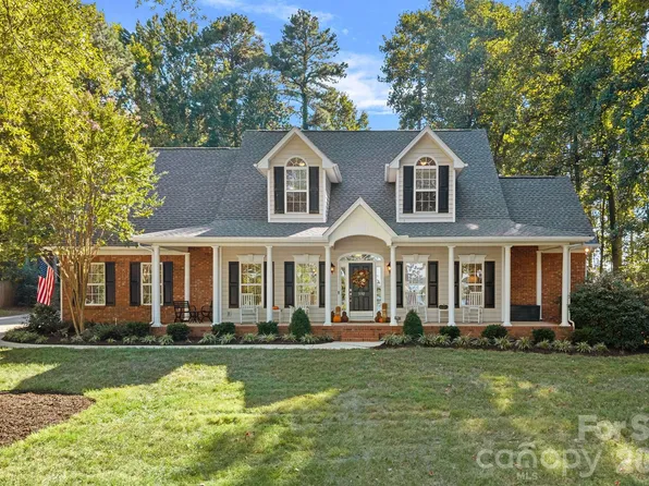 390 Robinson Rd, Mooresville, NC 28117