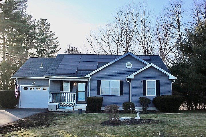 1st image of 15 Elizabeth Dr Unit 15