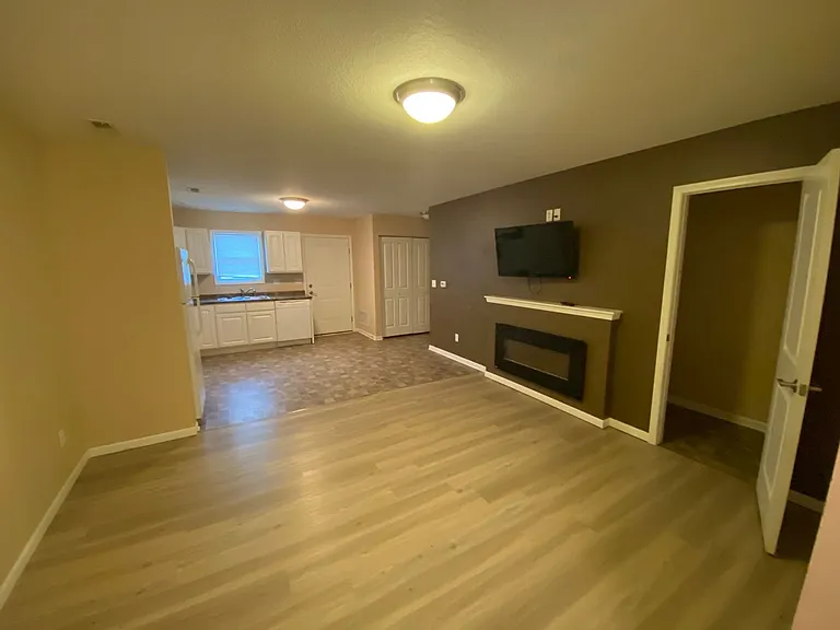 808 E Lincoln Ave — Photo 3