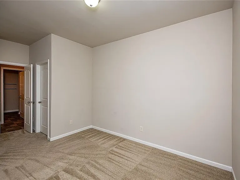 7490 Silk Tree Point — Photo 24