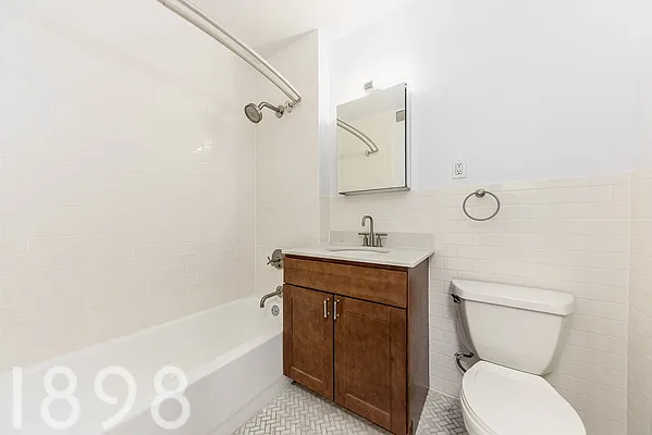 Rented by A&E Real Estate Management | media 21