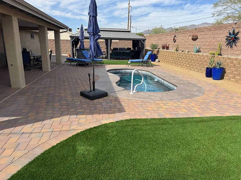 3232 Sheik Dr — Photo 2