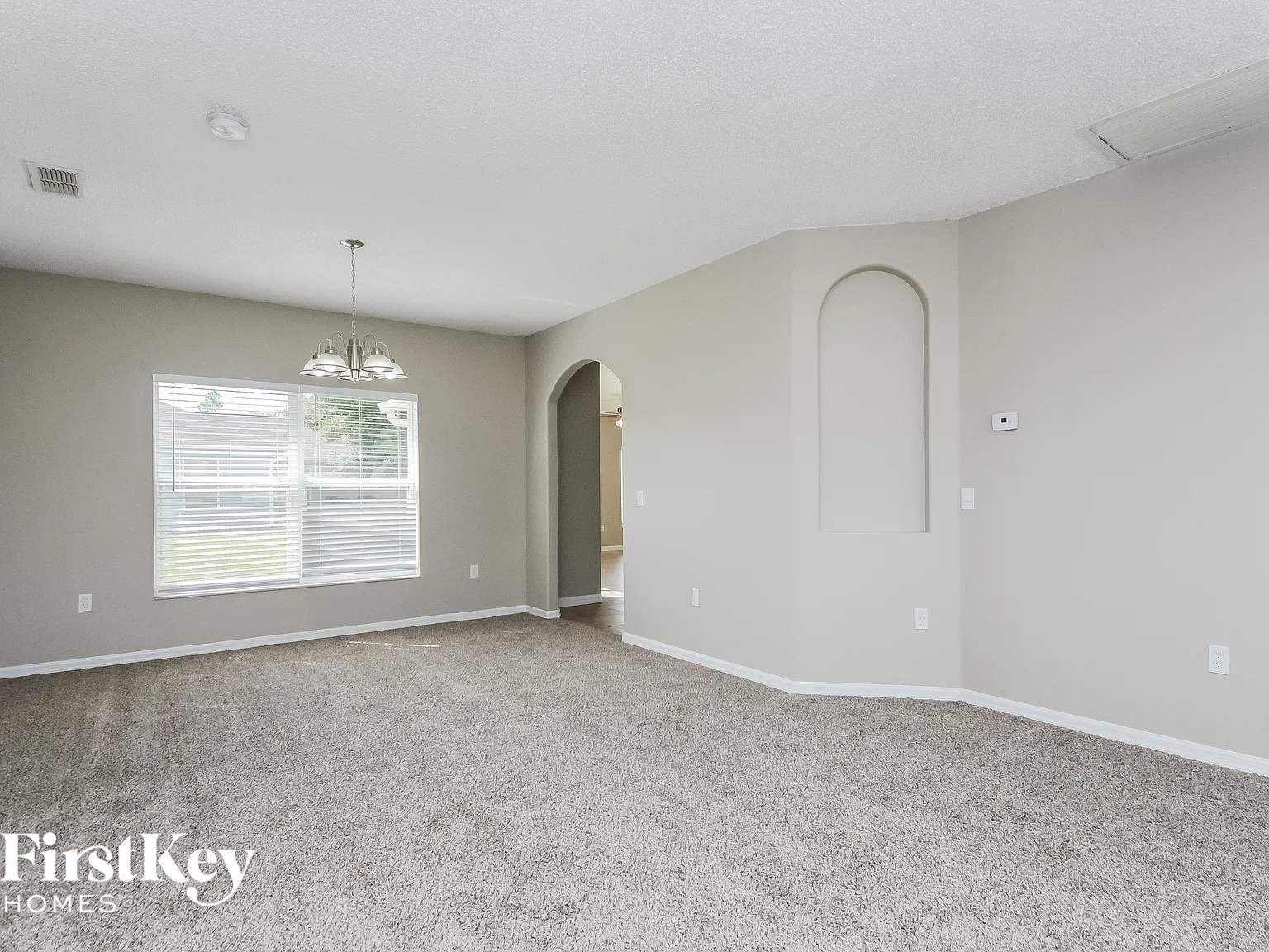 3 bed, 2.0 bath, 1630 sqft, $1,945 — Photo 3