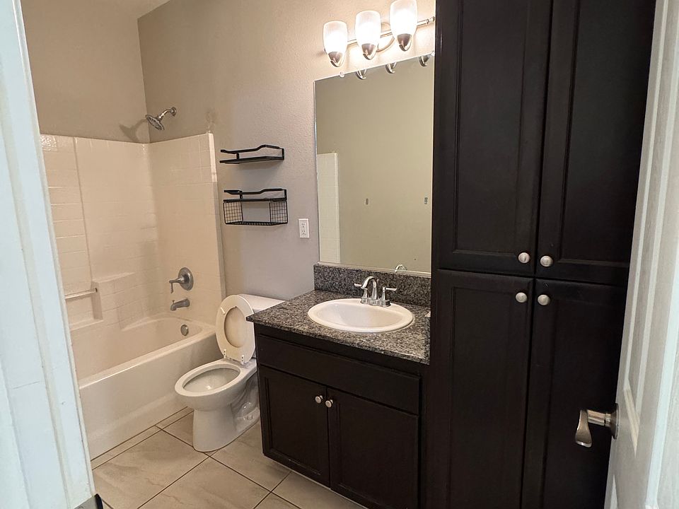 1st image of 546 Cheshire Ct