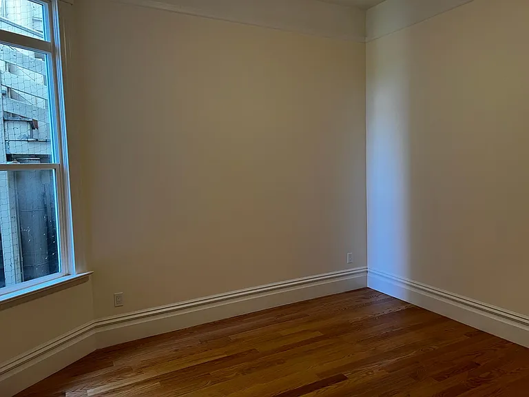 889 Capp St — Photo 11