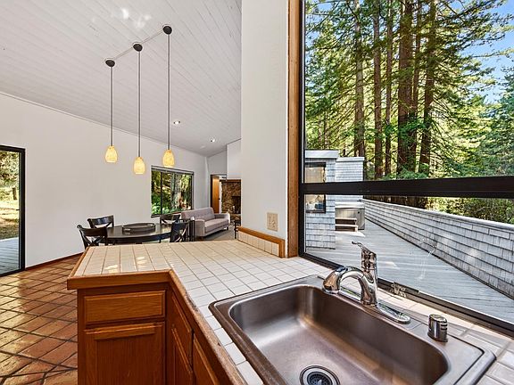 4th image of 37250 Schooner Drive