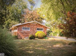 9920 Pinehurst Ave, Fairfax, VA 22030