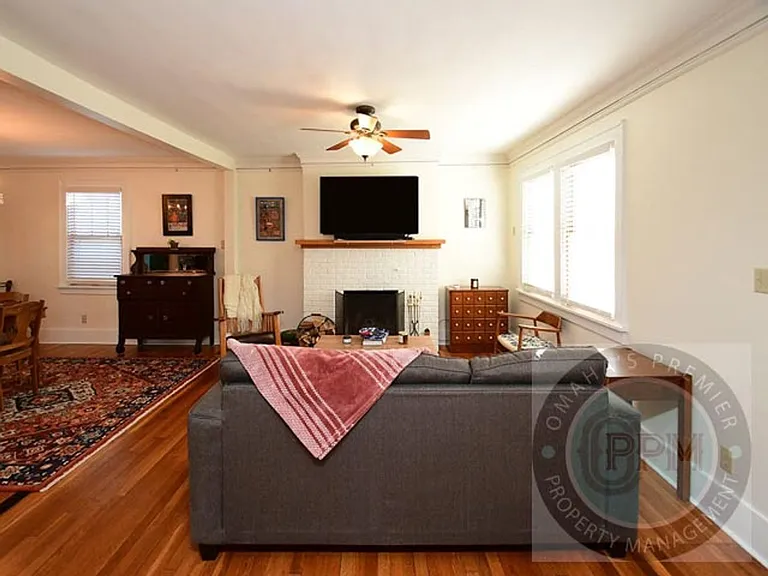 4806 Webster St — Photo 4