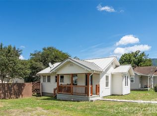 417 Riverbend St, Waynesville, NC 28786