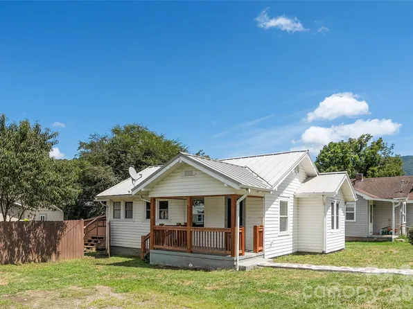 417 Riverbend St, Waynesville, NC 28786