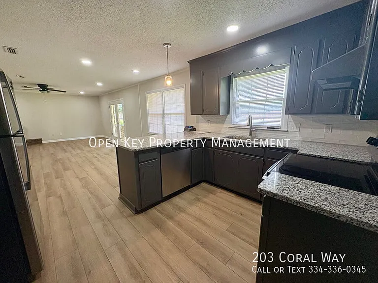 203 Coral Way — Photo 5
