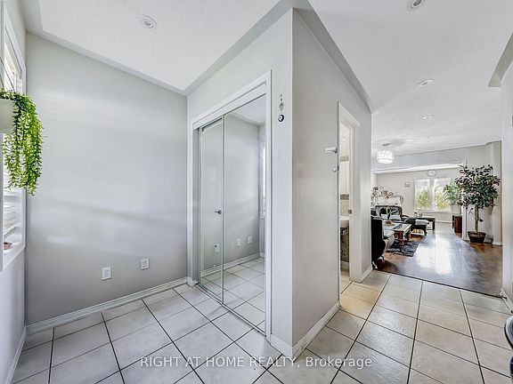 5th image of 28 Cedarvalley Blvd