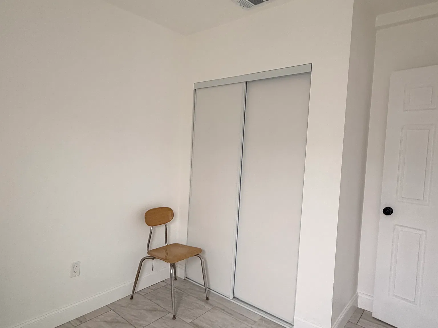 268 E Orange St — Photo 4
