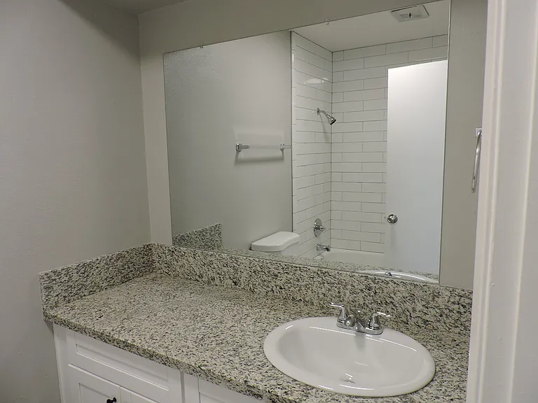 2520 Northrop Ave #5 — Photo 14