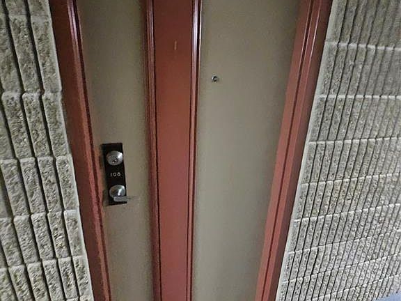 5th image of 925 Grand Ave W #108