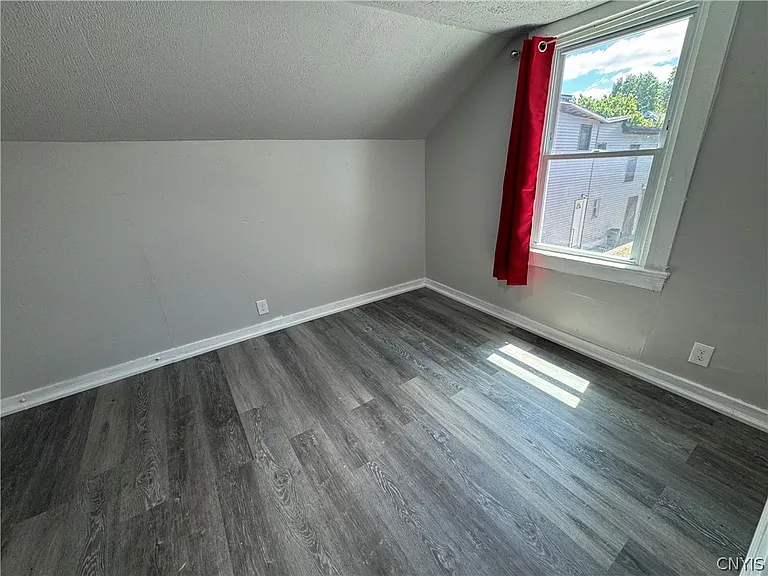 108 Gold St — Photo 8