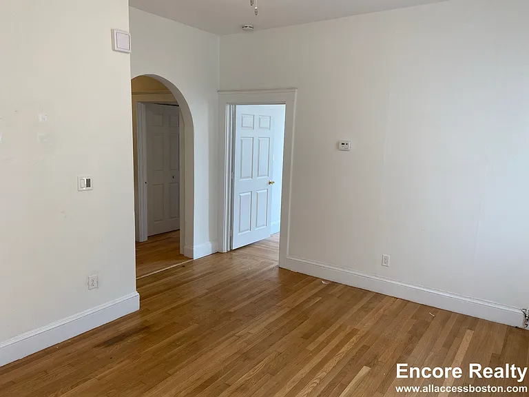 48 Newton St #2 — Photo 11