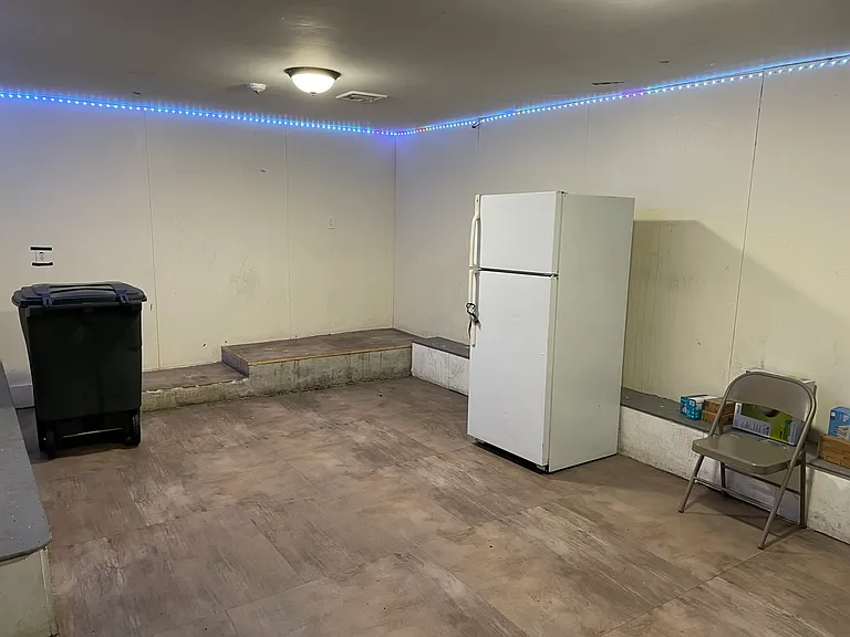 227 Roxbury St #2A — Photo 3