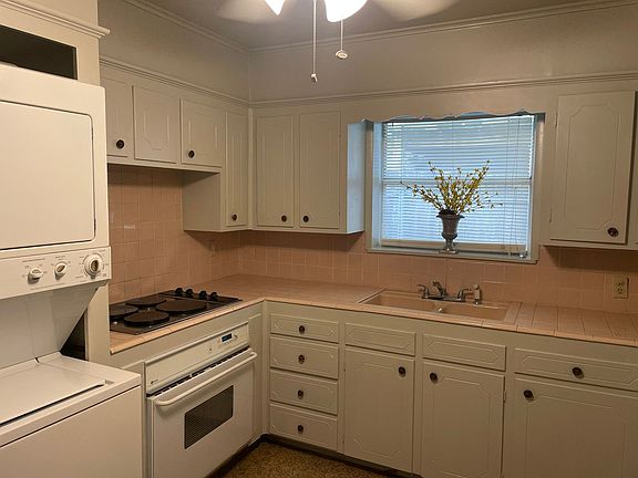 5th image of 725 Elmwood Dr