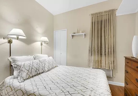4th image of 415 E 80th St APT 3C