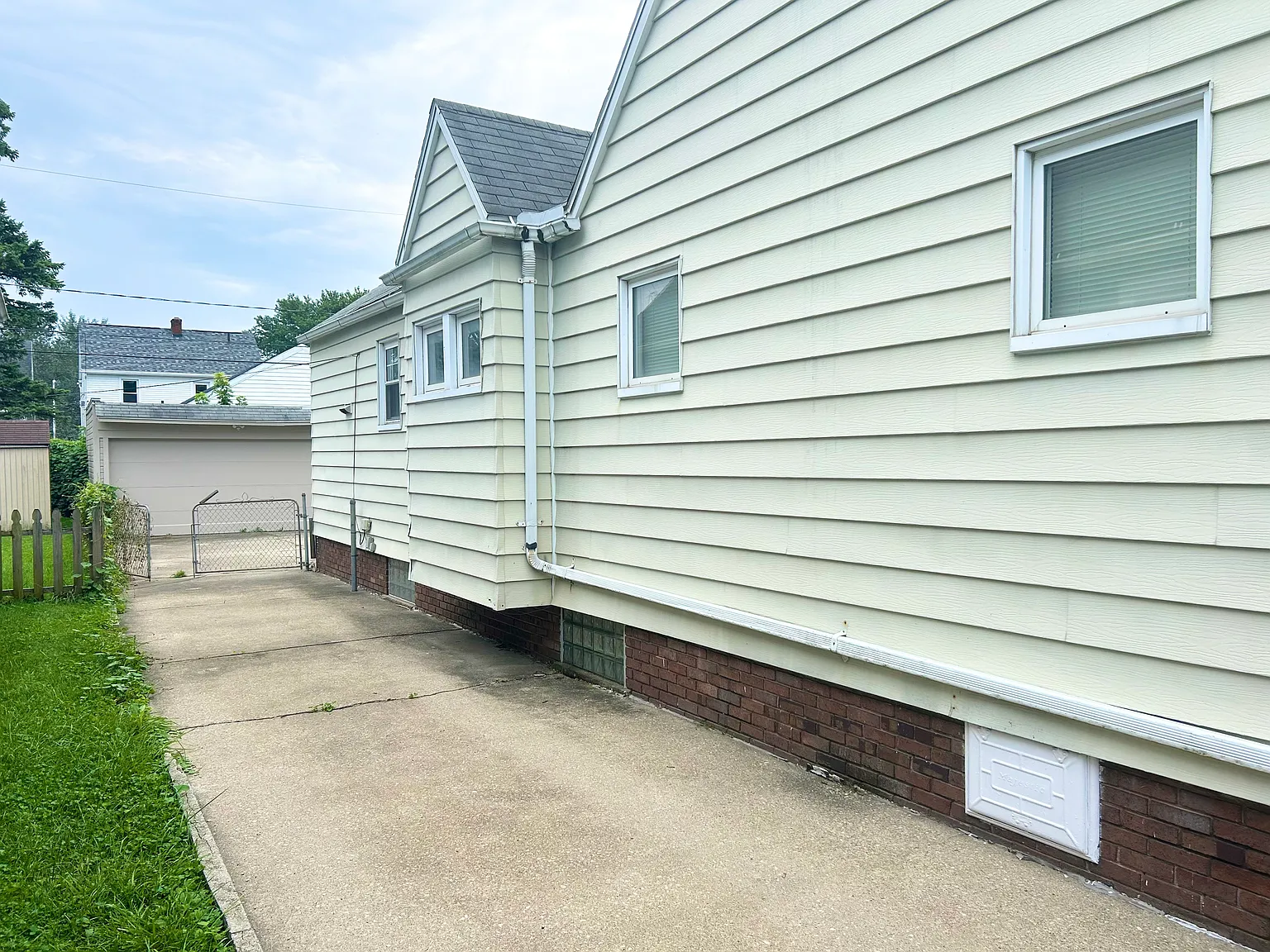 3 bed, 1409 sqft, $1,500 — Photo 3