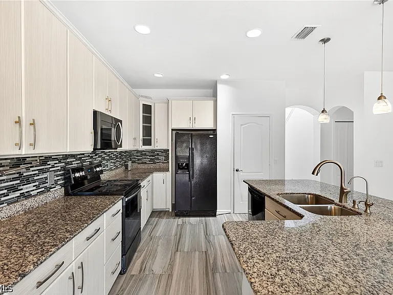 2858 Via Campania St — Photo 12
